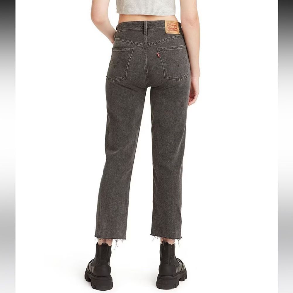 Levi’s 501 High Rise Raw Hem Straight Leg Cropped Jeans in Get Off My Cloud - Picture 2 of 15